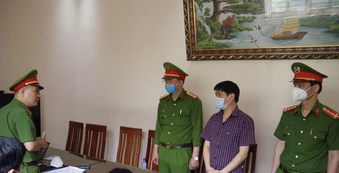 Cơ quan Cảnh sát điều tra Công an tỉnh Hà Giang đã ra quyết định khởi tố bị can, thực hiện lệnh bắt tạm giam 3 tháng đối với Lê Khả Châu.