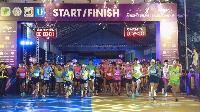 “Ho Chi Minh City Night Run Thang Loi 2022” với 2 cự ly chạy là 21km và 10km