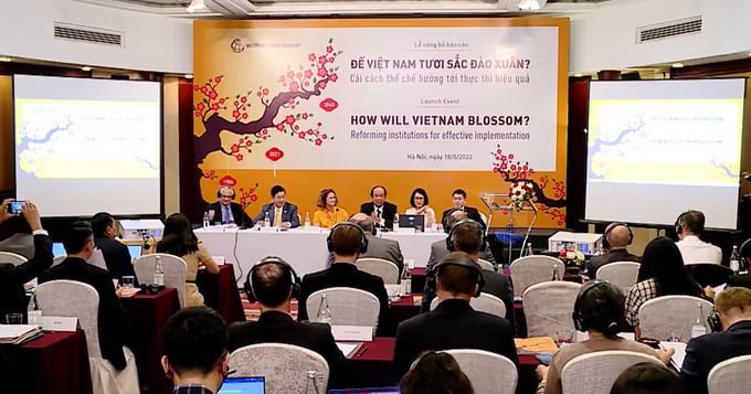 Ngân hàng thế giới (WB) tổ chức lễ công bố Báo cáo cập nhật Đánh giá Quốc gia Việt Nam 2021 với tiêu đề “Để Việt Nam tươi sắc đào xuân? Cải cách thể chế hướng tới thực thi hiệu quả”.