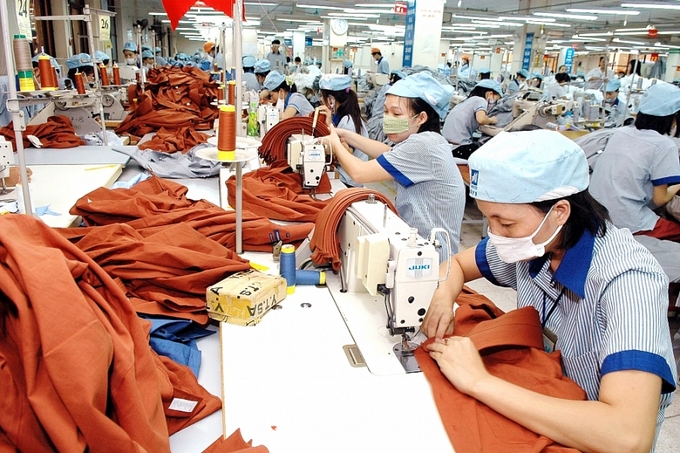 Mỹ tăng nhập khẩu quần áo và dày dép từ Việt Nam.
