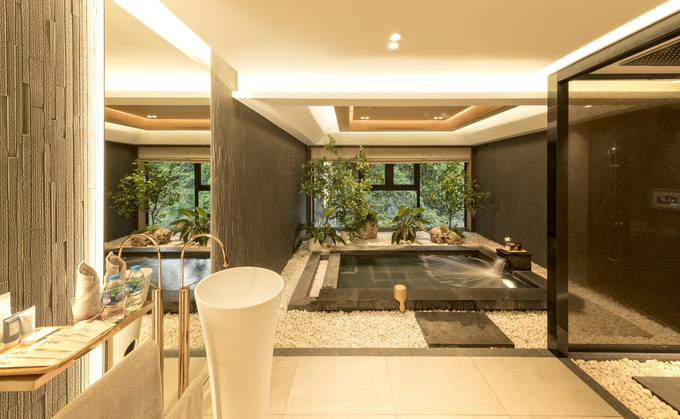 Bể tắm khoáng nóng chuẩn Nhật trong từng căn biệt thự.
