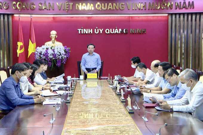 Ông Nguyễn Xuân Ký, Bí thư Tỉnh uỷ Quảng Ninh, chủ trì cuộc họp xem xét kỷ luật cơ sở đảng và đảng viên vi phạm liên quan việc mu sắm kit test Việt Á