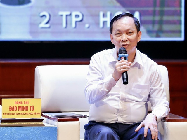 Phó Thống đốc NHNN Đào Minh Tú cho biết đã chỉ định 2 công ty thuộc 2 ngân hàng thương mại lớn, trong đó có FE CREDIT thuộc VPBank, cam kết có gói vay 10.000 tỷ với lãi suất ưu đãi cho công nhân (ảnh: VGP).
