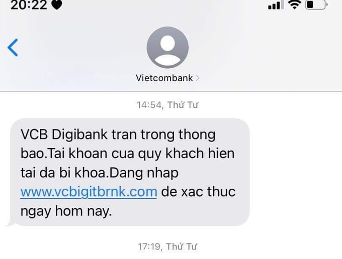 Tài khoản khách hàng Vietcombank bốc hơi 49 triệu đồng khi ấn