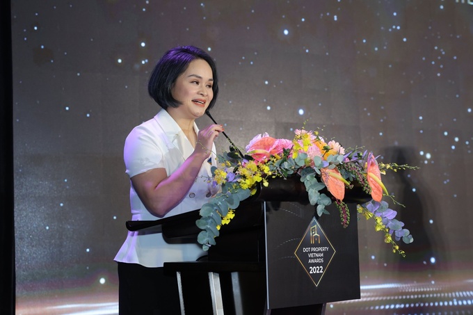 Bà Nguyễn Thị Huyền Thơm - Giám đốc Kinh doanh hệ thống Đất Xanh Miền Bắc chia sẻ tại sự kiện.