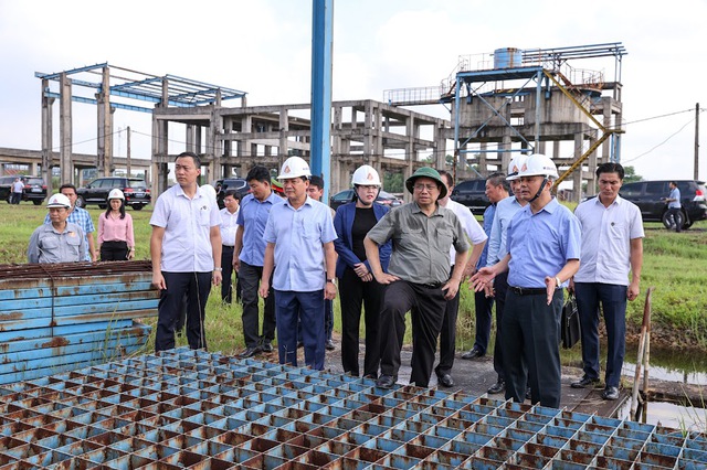 Thủ tướng Phạm Minh Chính đến khảo sát tại Dự án mở rộng sản xuất giai đoạn 2 Nhà máy Gang thép Thái Nguyên.