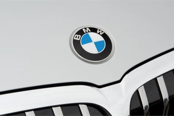 BMW triệu hồi xe điện tự nguyện vì nguy cơ cháy nổ.