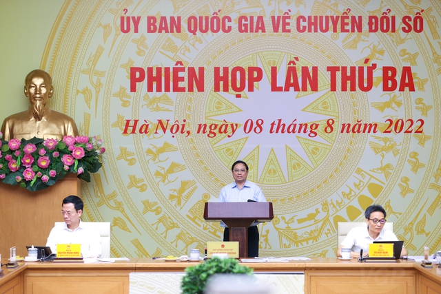 Thủ tướng Chính phủ Phạm Minh Chính, Chủ tịch Ủy ban Quốc gia về chuyển đổi số chủ trì phiên họp thứ ba của Ủy ban.