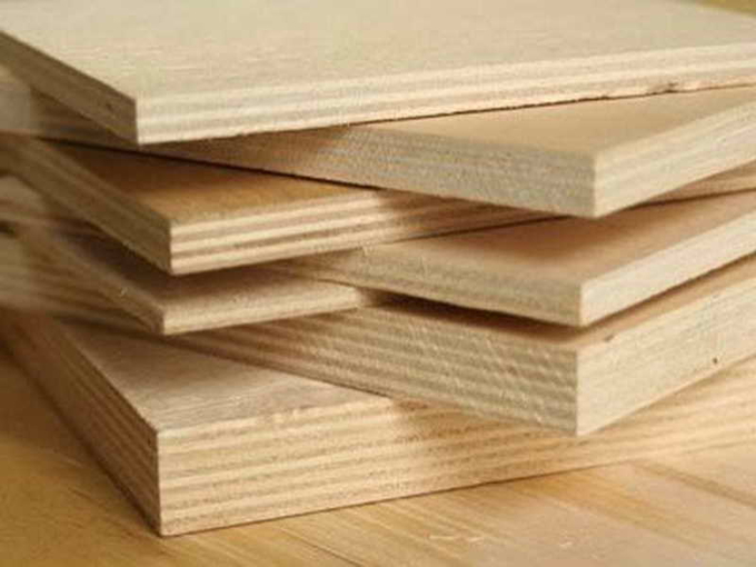 Các doanh nghiệp xuất khẩu của Việt Nam hợp tác với DOC để chứng minh hoạt động sản xuất, xuất khẩu gỗ dán cứng không nhằm lẩn tránh thuế phòng vệ thương mại. Ảnh minh họa.
