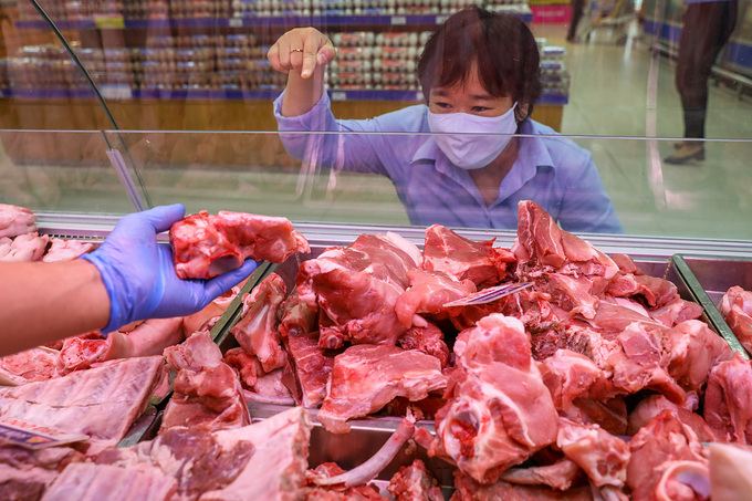 Trong 6 tháng đầu năm 2022, thịt heo tươi ướp lạnh hoặc đông lạnh nhập khẩu về Việt Nam giảm 44,1% về lượng và giảm 48,7% về trị giá. (Ảnh minh họa)