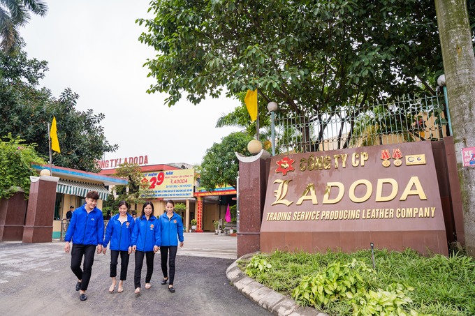 Công ty Cổ phần sản xuất dịch vụ thương mại sản phẩm Da LADODA.