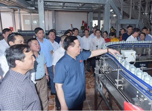 Chủ tịch Quốc hội Vương Đình Huệ dự lễ khánh thành Nhà máy bia Hà Nội - Nghệ Tĩnh.
