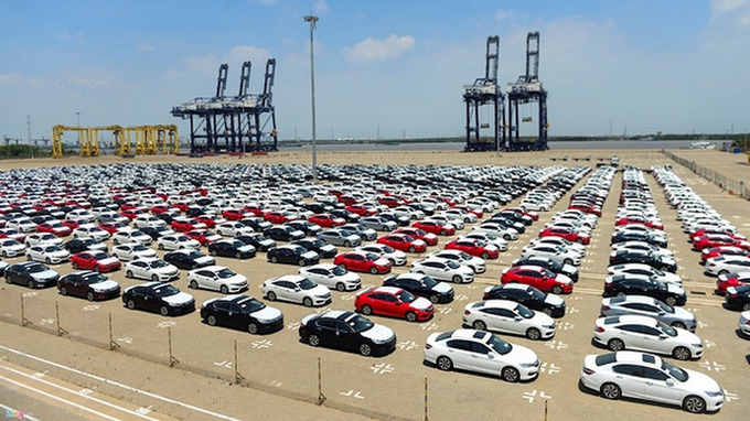 Tổng cục Hải quan yêu cầu hải quan các tỉnh chuyển hồ sơ xe ô tô, xe gắn máy nhập khẩu, tạm nhập khẩu không nhằm mục đích thương mại sang cơ quan thuế.