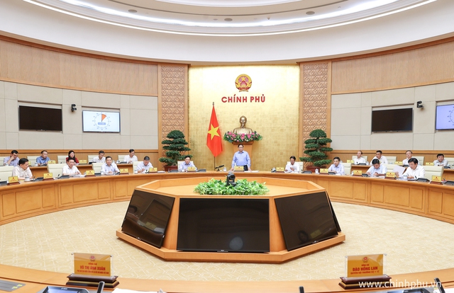 Thủ tướng Chính phủ Phạm Minh Chính chủ trì phiên họp Chính phủ thường kỳ tháng 8.