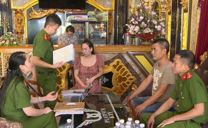 Lực lượng công an kiểm tra công tác PCCC tại cơ sở kinh doanh karaoke tại phường Quảng Thắng