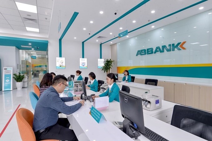 Gom USD trong ngân hàng bán ra chợ đen: ABBank nói gì?.