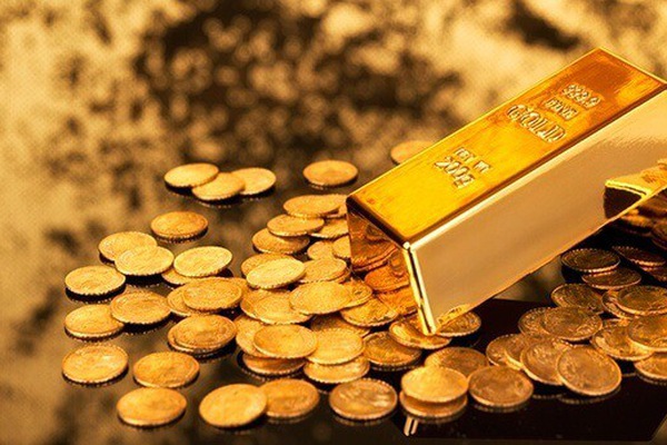 Giá vàng thế giới và trong nước đồng loạt “lao dốc”. (Ảnh minh họa)