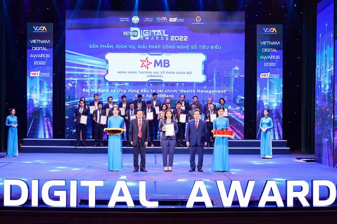 MB được vinh danh tại Giải thưởng Chuyển đổi số Việt Nam 2022.