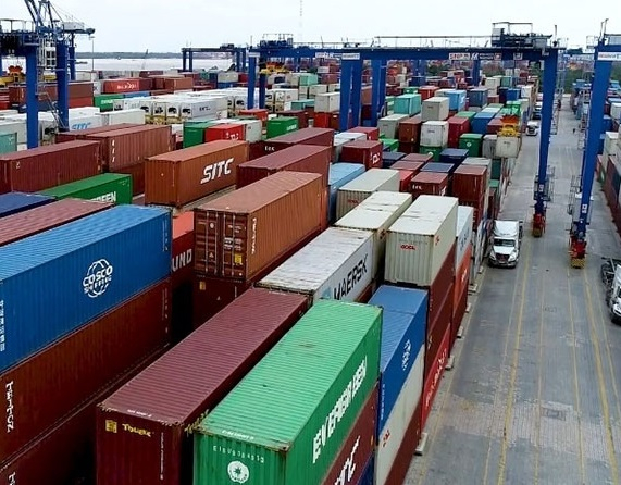 Nhiều vụ việc vi phạm được phát hiện tại cảng Cát Lái.