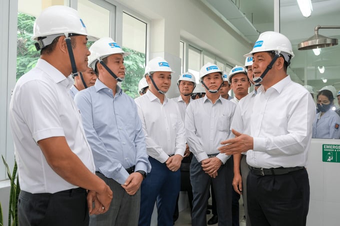 Bộ trưởng Nguyễn Hồng Diên làm việc với Công ty Xăng dầu khu vực II thuộc Tập đoàn Xăng dầu Việt Nam (Petrolimex).