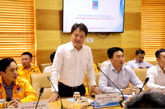 Tổng giám đốc PV GAS Hoàng Văn Quang báo cáo quá trình thực hiện Dự án Kho chứa 1 triệu tấn LNG Thị Vải