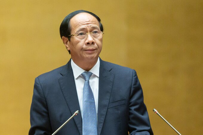 Phó thủ tướng Lê Văn Thành trình bày Tờ trình về dự án Luật Đất đai (sửa đổi).