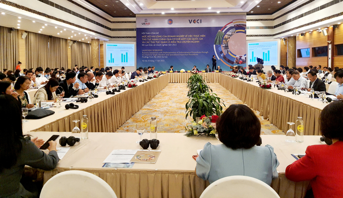 Ngày 3/11, Tổng cục Hải quan, Liên đoàn Thương mại và Công nghiệp Việt Nam (VCCI) và Cơ quan Phát triển quốc tế Hoa Kỳ (USAID) tổ chức hội thảo công bố Mức độ hài lòng của doanh nghiệp về việc thực hiện TTHC qua Cơ chế một cửa quốc gia và các thủ tục quản lý, kiểm tra chuyên ngành.