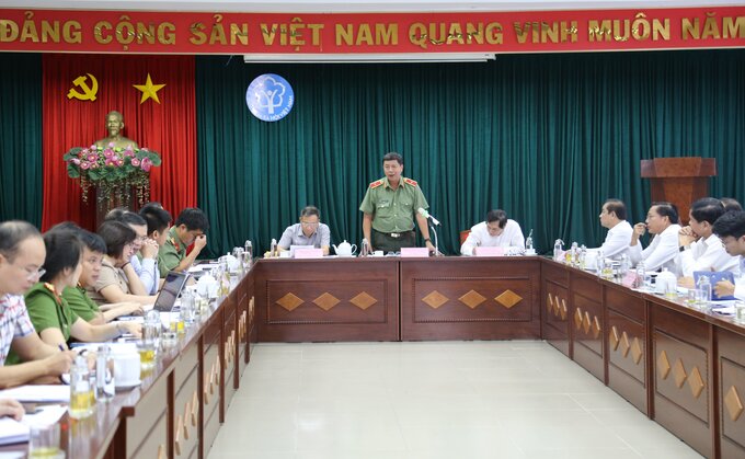 Thiếu tướng Trần Đình Chung – Phó Cục trưởng Cục An ninh chính trị nội bộ (Bộ Công an) phát biểu trong chương trình làm việc tại tỉnh Đồng Nai.