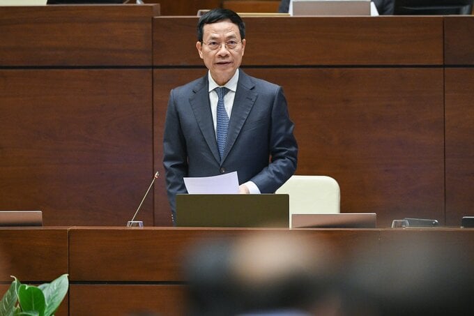 Bộ trưởng Bộ Thông tin và Truyền thông Nguyễn Mạnh Hùng.