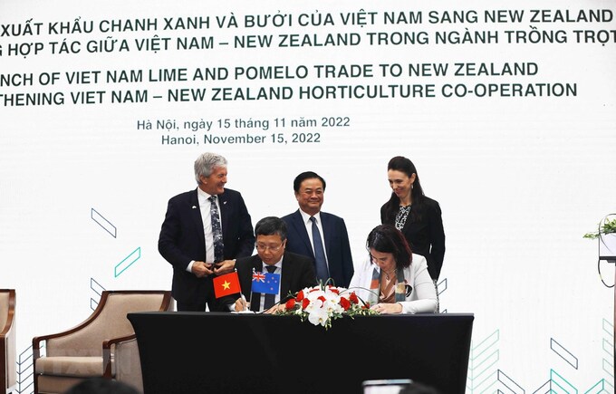 Ký kết công bố xuất khẩu chanh xanh và bưởi của Việt Nam sang New Zealand. (Ảnh:TTXVN).