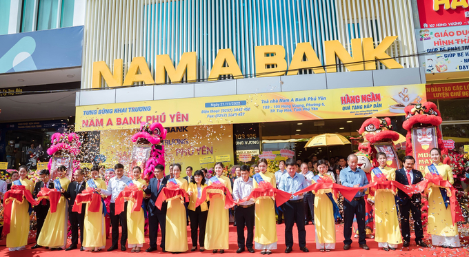Nam A Bank Phú Yên chính thức khai trương vào sáng ngày 21/11.
