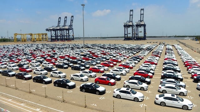 Nửa đầu tháng 11, Việt Nam nhập khẩu hơn 15.800 ô tô nguyên chiếc.