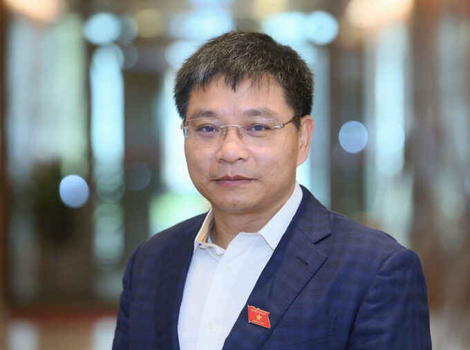 Ông Nguyễn Văn Thắng, Bộ trưởng Bộ Giao thông vận tải kiêm giữ chức Phó chủ tịch Thường trực Ủy ban An toàn giao thông Quốc gia.