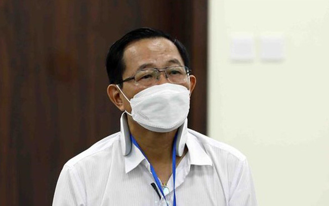 Cựu Thứ trưởng Bộ Y tế Cao Minh Quang bị tuyên phạt 30 tháng tù treo.