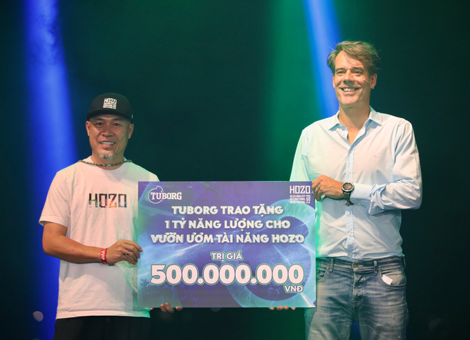 Tại sự kiện, Tuborg cũng cam kết quyên góp 500 triệu đồng nhằm hỗ trợ phát triển các tài năng âm nhạc trẻ