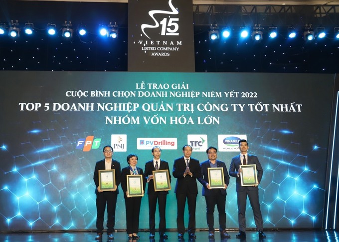 Vinh danh 40 doanh nghiệp niêm yết xuất sắc về minh bạch thông tin.