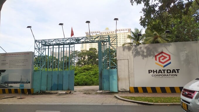 Dự án nhà thi đấu Phan Đình Phùng không hề có dấu hiệu được thi công bởi chủ đầu tư Phát Đạt.
