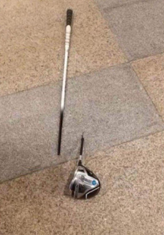 Cây gậy golf được cho là của ông Dũng dùng để hành hung nữ Caddie (Ảnh: FB)
