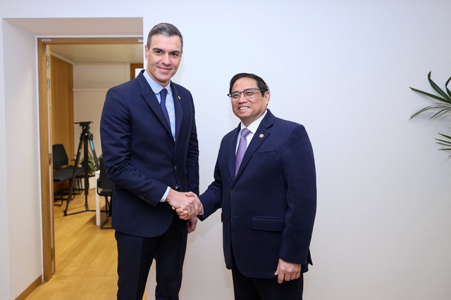 Thủ tướng Chính phủ Phạm Minh Chính gặp với Thủ tướng Tây Ban Nha Pedro Sánchez Castejón. (Ảnh: VGP)