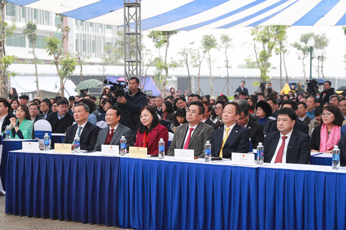 Ông Đỗ Quang Hiển – Chủ tịch HĐQT và Ban Lãnh đạo Ngân hàng tham dự sự kiện.