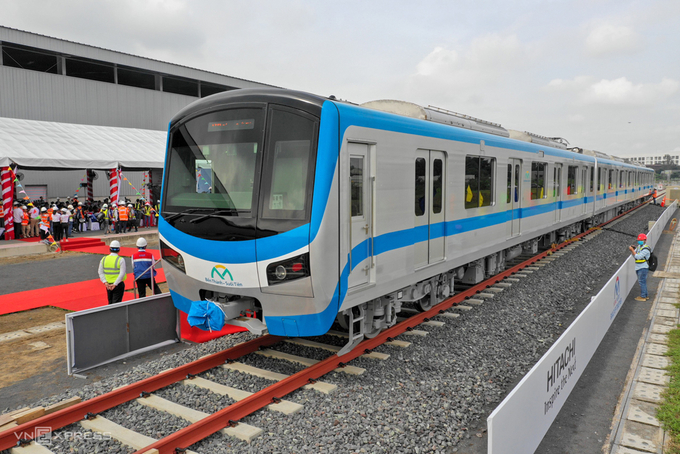 Metro số 1 Bến Thành - Suối Tiên lần đầu chạy thử.