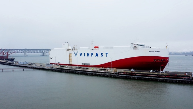 Lô xe điện đầu tiên xuất khẩu của VinFast đã cập cảng Califonia, Mỹ.
