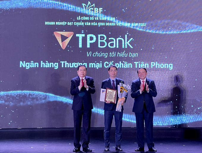 TPBbank trở thành một trong ba ngân hàng đạt “Doanh nghiệp đạt chuẩn văn hóa kinh doanh Việt Nam”.