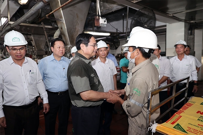 Thủ tướng Chính phủ Phạm Minh Chính và đoàn công tác của Chính phủ làm việc với Công ty TNHH Một thành viên Đạm Ninh Bình hồi tháng 8/2022.