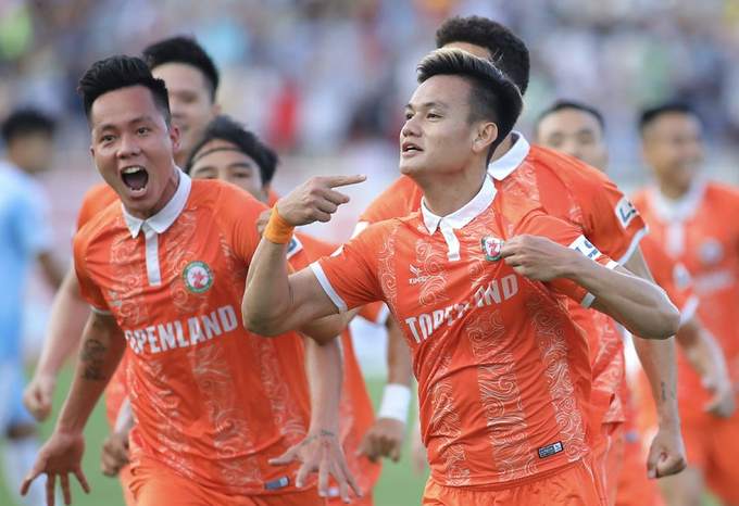 CLB Topenland Bình Định sở hữu hậu vệ Hồ Tấn Tài đang dự AFF Cup 2022 với tuyển Việt Nam.