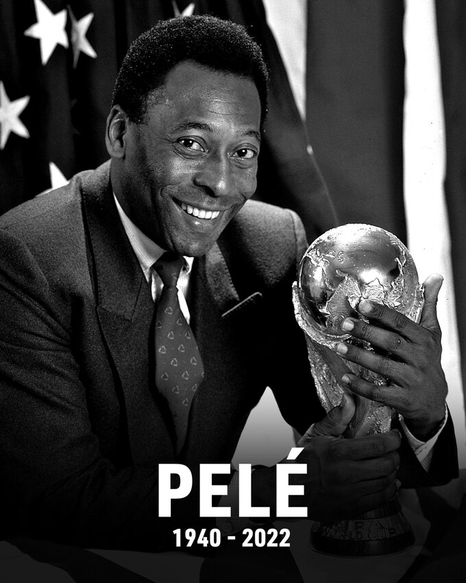 Vua bóng đá Pele qua đời ở tuổi 82.