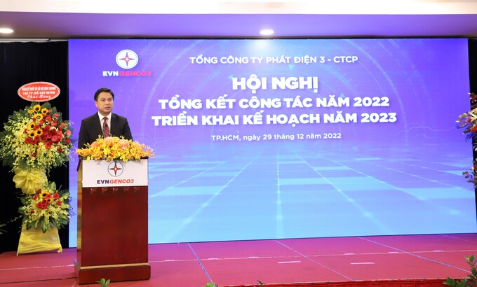 Ông Đinh Quốc Lâm – Bí thư Đảng ủy, Chủ tịch HĐQT Tổng Công ty Phát điện 3 phát biểu tại Hội nghị
