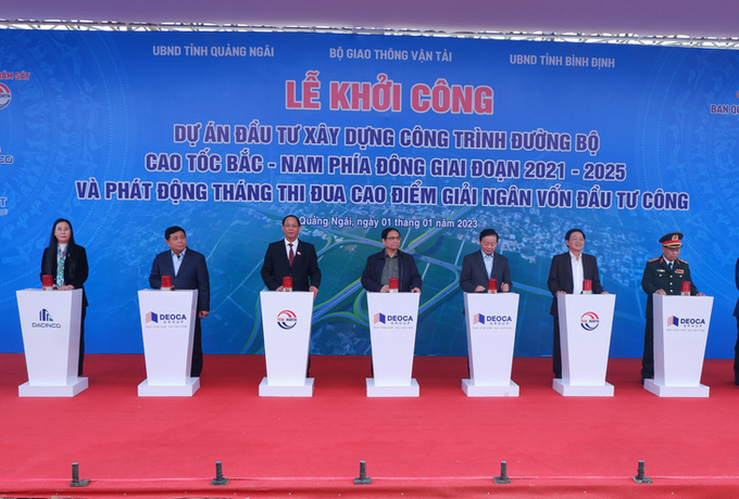 Thủ tướng Chính phủ Phạm Minh Chính tham dự lễ khởi công 12 dự án thành phần thuộc trục cao tốc Bắc - Nam phía đông giai đoạn 2021-2025.