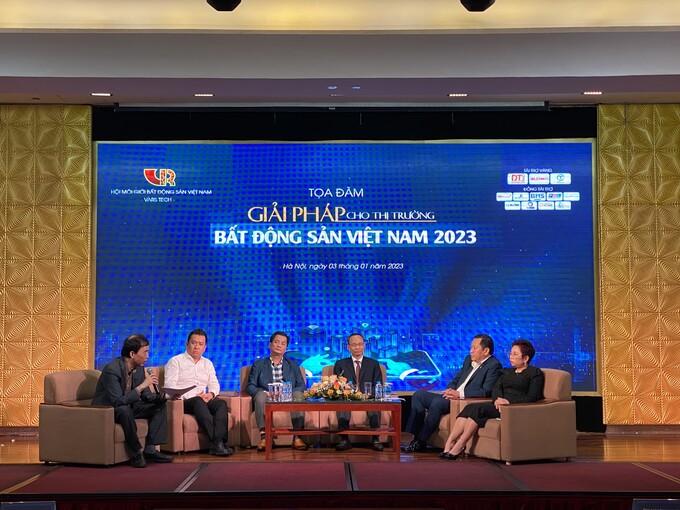 Các chuyên gia bàn về giải pháp cho thị trường BĐS Việt Nam 2023.