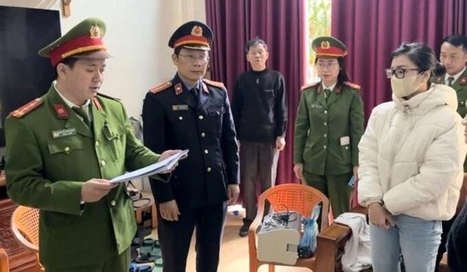 Cơ quan công an thực hiện lệnh khởi tố, bắt giam Nguyễn Hà Linh.